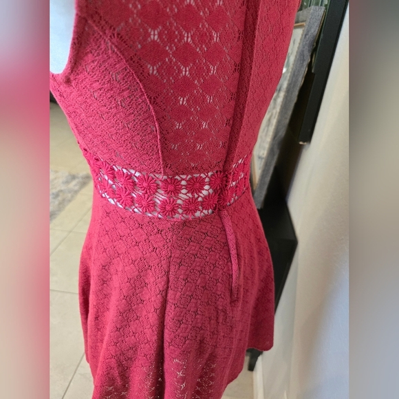 Free People Lace Crochet Vibrant Red Daisy Chain Mini Fit Flare Dress Size 2 - Picture 9 of 12